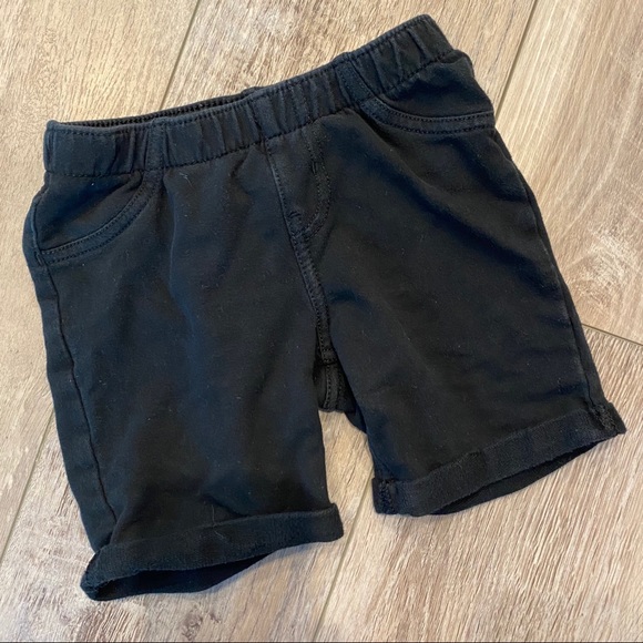 🆓🛳 Black Stretch Shorts - Picture 3 of 4